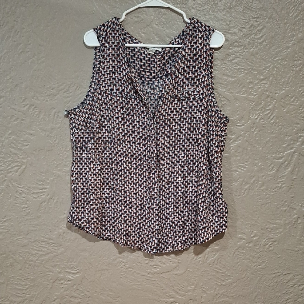 Dalia Collection Black and White Sleeveless Blouse